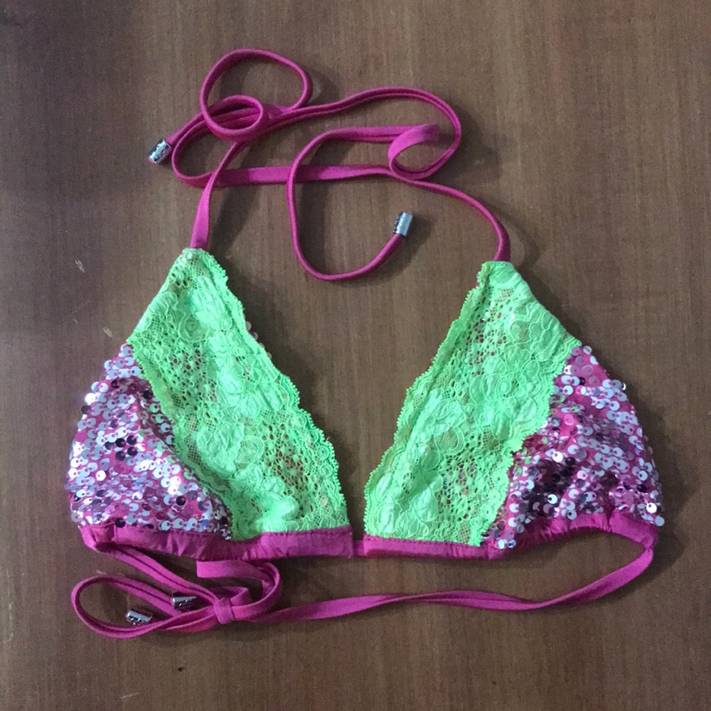 Like New * Beach Bunny Bikini Top S